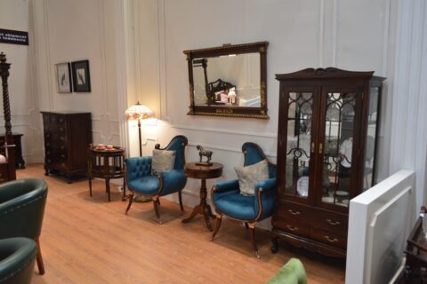 Machines for Mahogany classic furniture