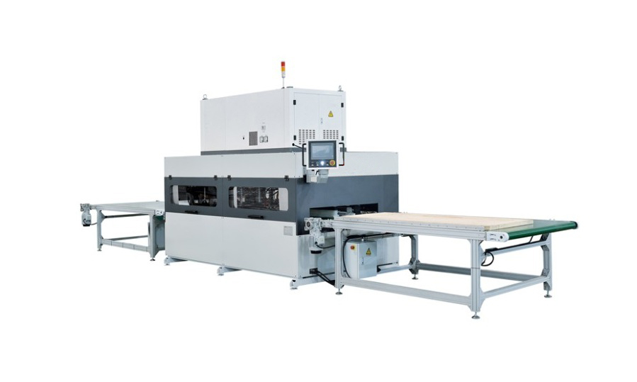 Conveyor type high frequency door assembly machine