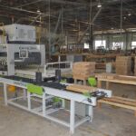 Chain type glue spreader